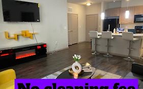 Downtown Luxury Apartment With Free Parking Space